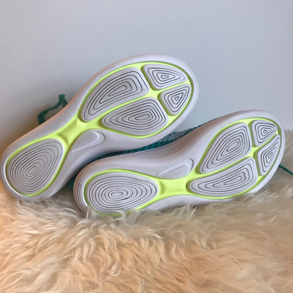 NIKEā¤ļøMake an offer!ā¤ļø Lunarepic Flyknit New!āļø - Picture 2 of 5